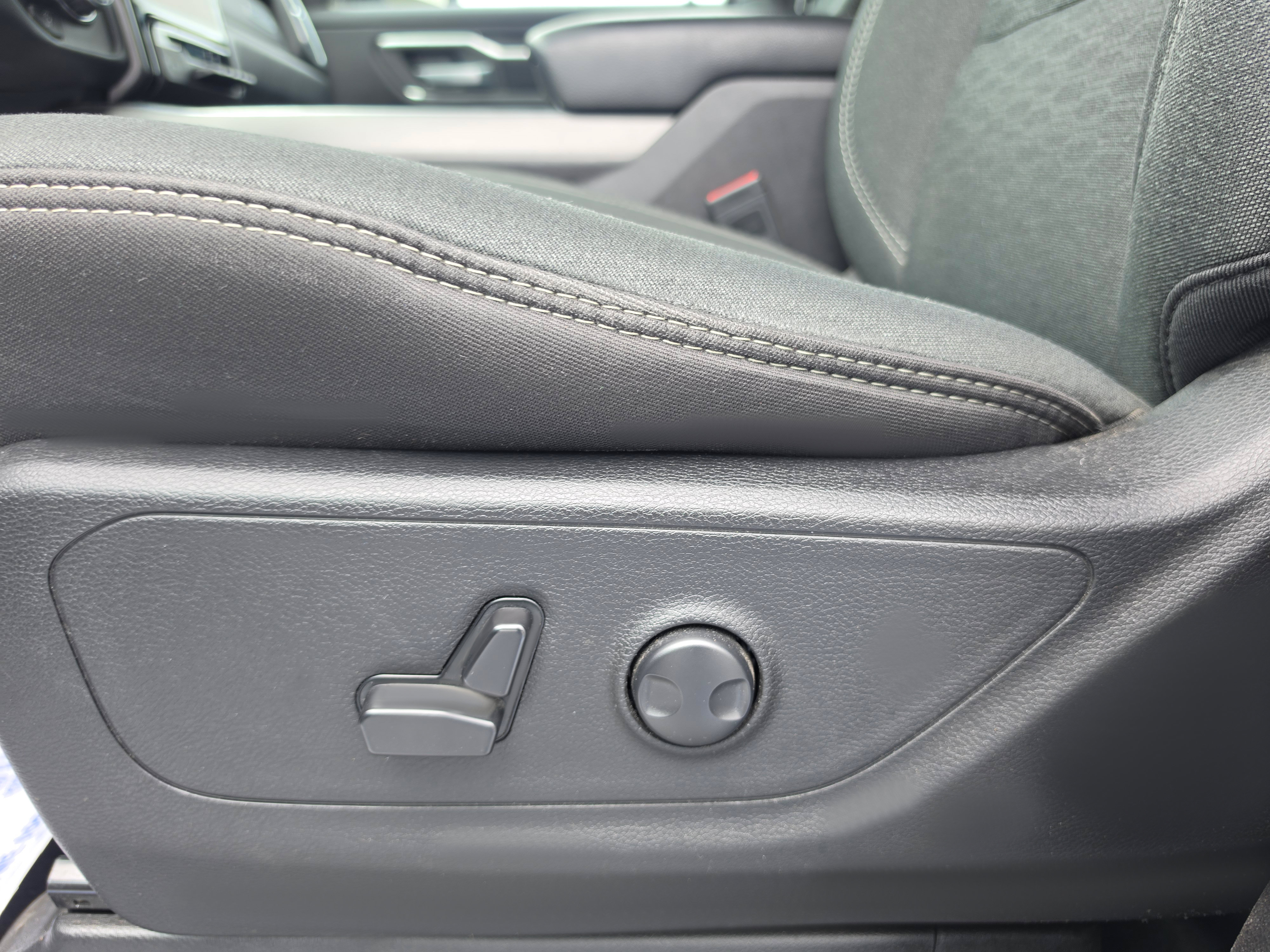 Used 2025 RAM 1500 Big Horn AWD/4WD image 13