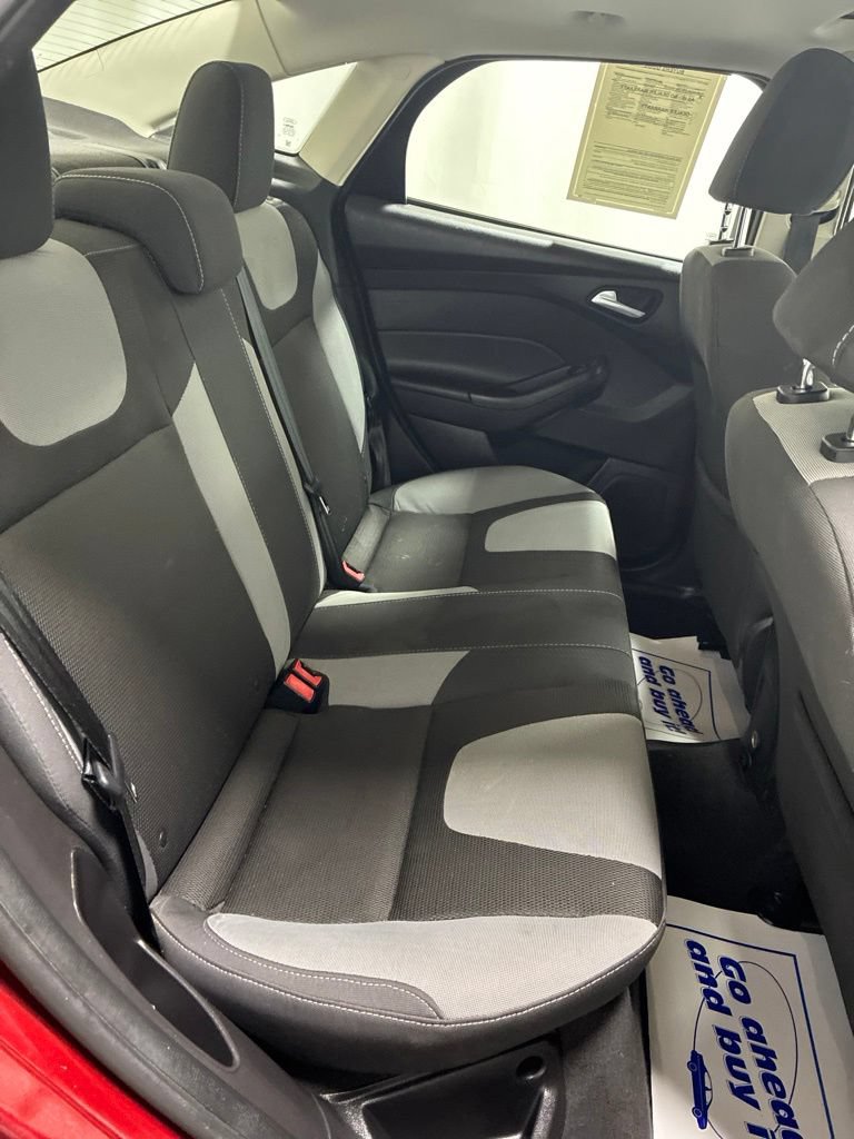 Used 2014 Ford Focus SE w/ SE Sport Package FWD image 24