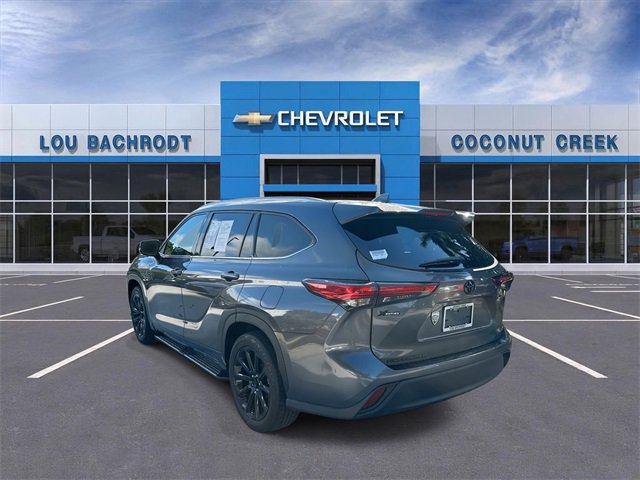 Used 2022 Toyota Highlander XLE image 6
