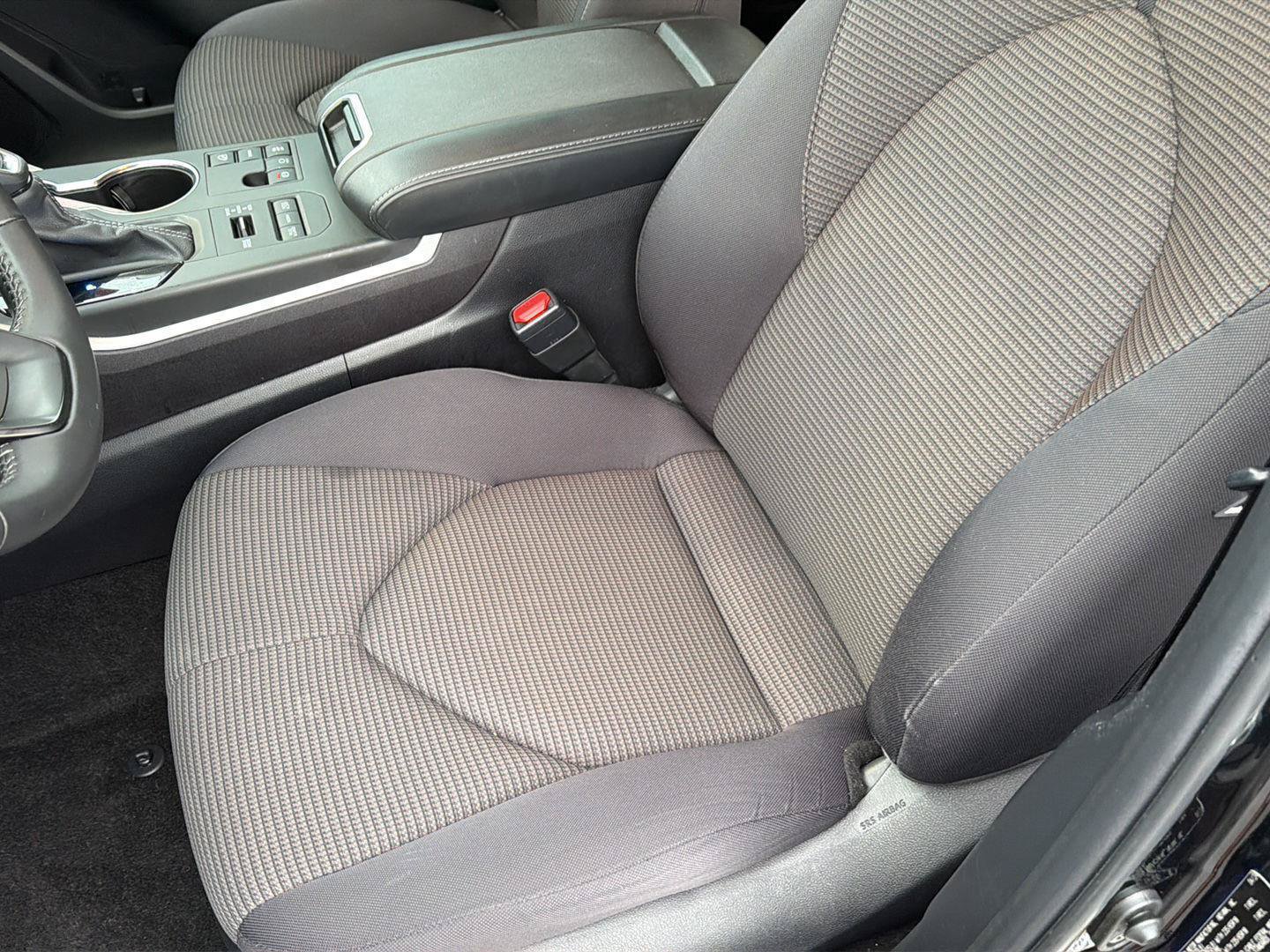 Certified 2024 Toyota Highlander LE AWD/4WD image 30