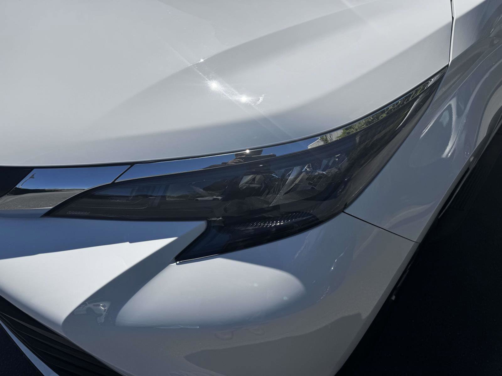 Used 2025 Toyota Sienna LE FWD image 9