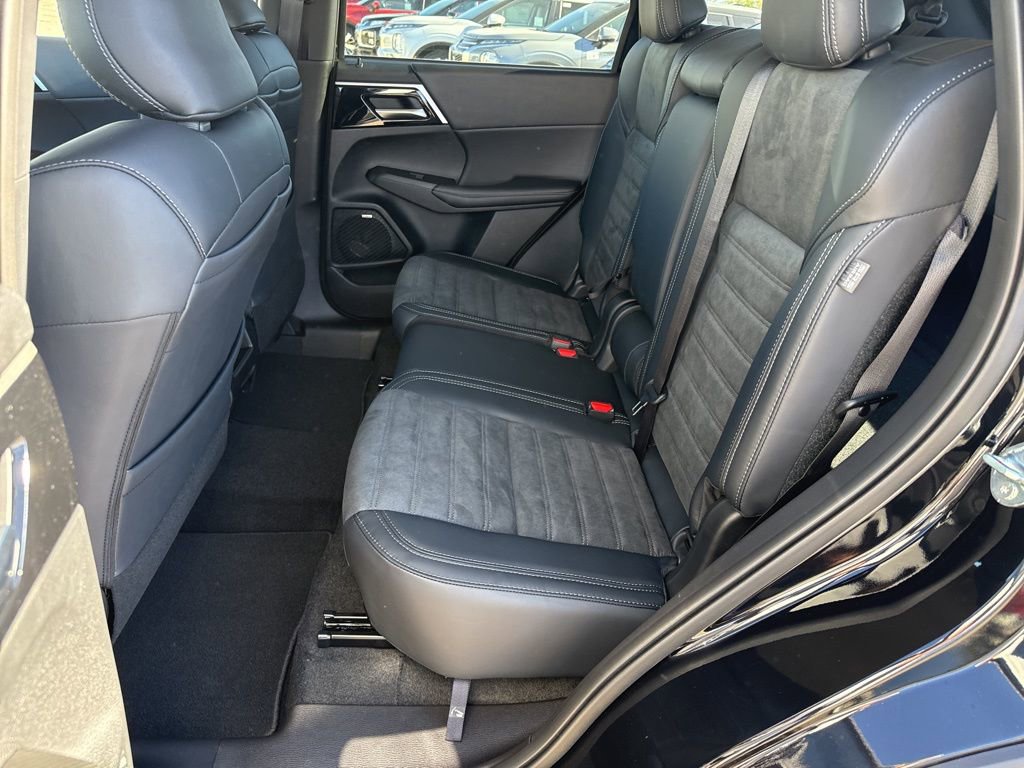 New 2026 Mitsubishi Outlander SE image 24