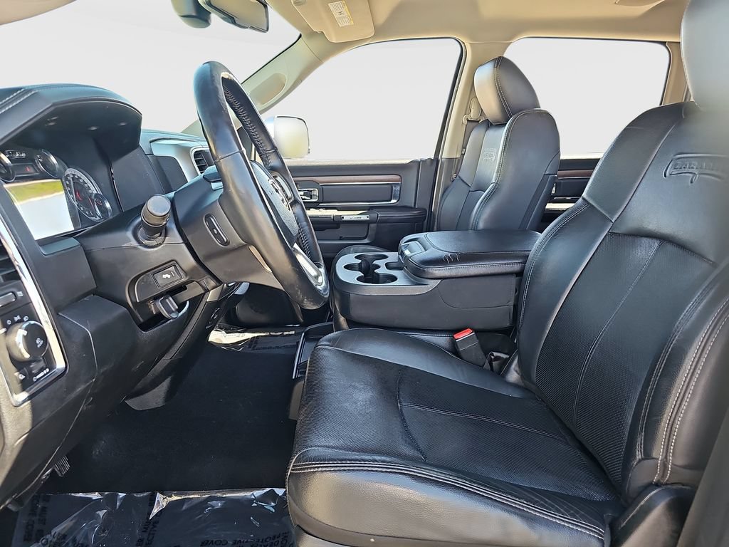 Used 2018 RAM 3500 Laramie w/ Convenience Group AWD/4WD image 17