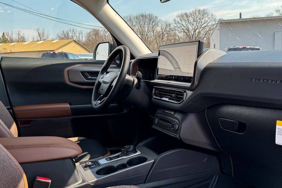 New 2026 Ford Bronco Sport Outer Banks AWD/4WD image 13