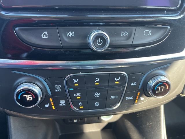 Used 2021 Chevrolet Traverse LT image 25