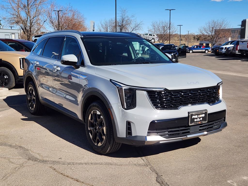 Used 2024 Kia Sorento S w/ Panoramic Sunroof Package image 3