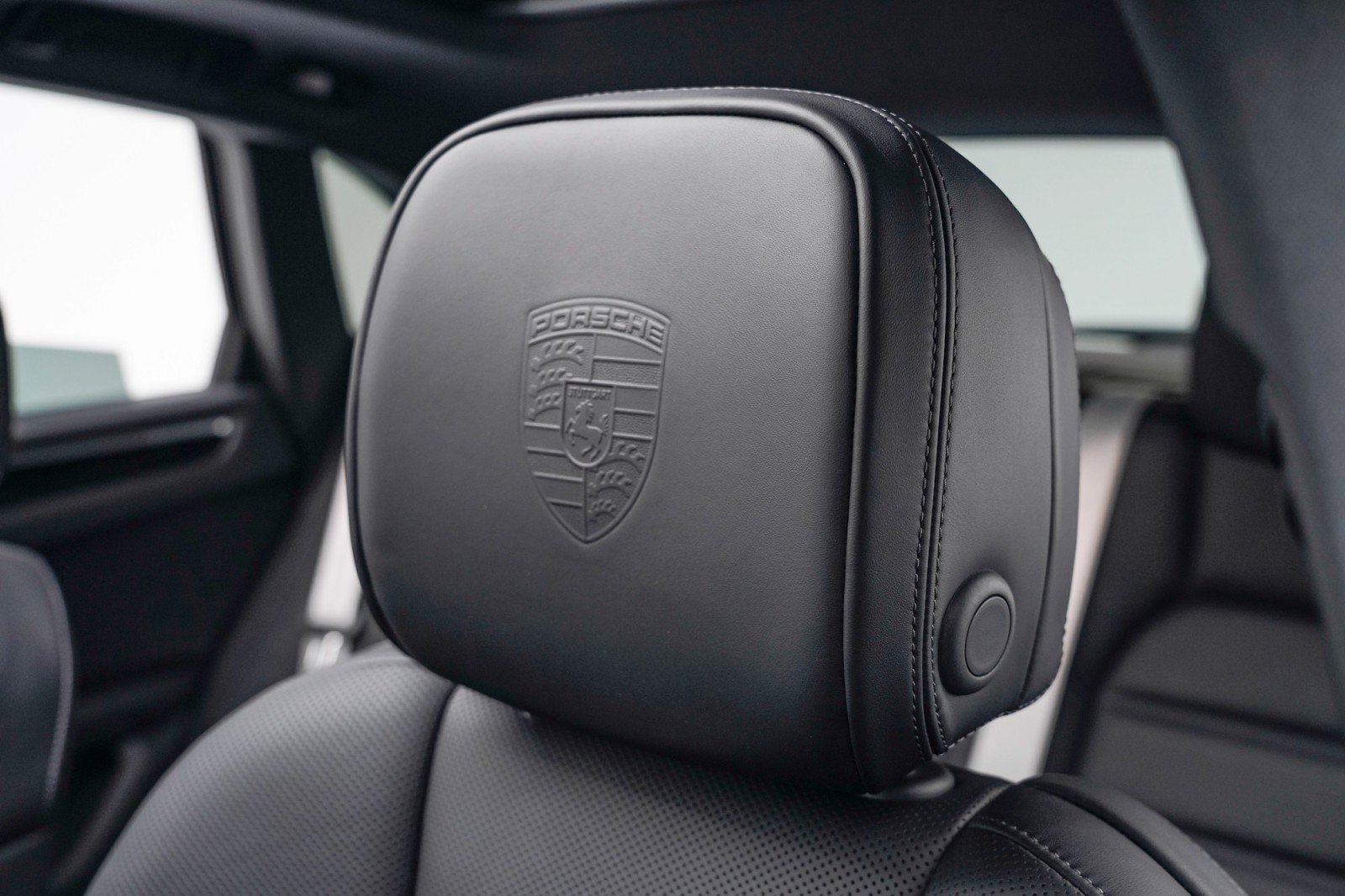 New 2026 Porsche Macan image 20