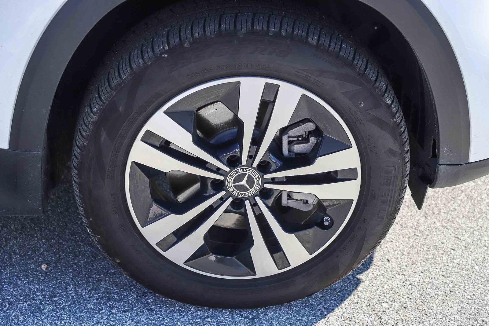 Certified 2025 Mercedes-Benz GLB 250 4MATIC image 11