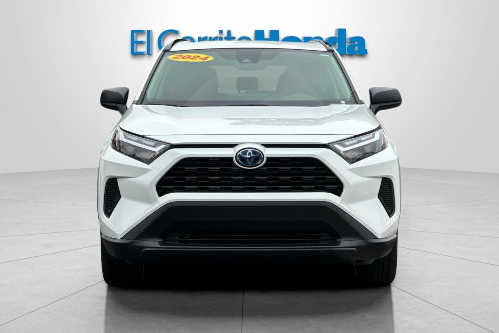 Used 2024 Toyota RAV4 LE AWD/4WD image 8