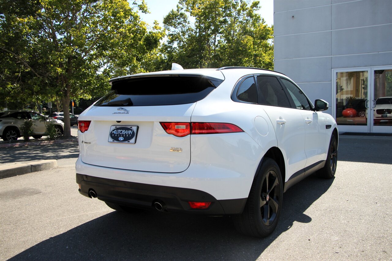 Used 2018 Jaguar F-PACE Premium image 8