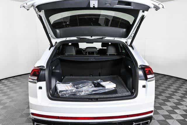 New 2026 Volkswagen Atlas Cross Sport SEL Premium R-Line image 32