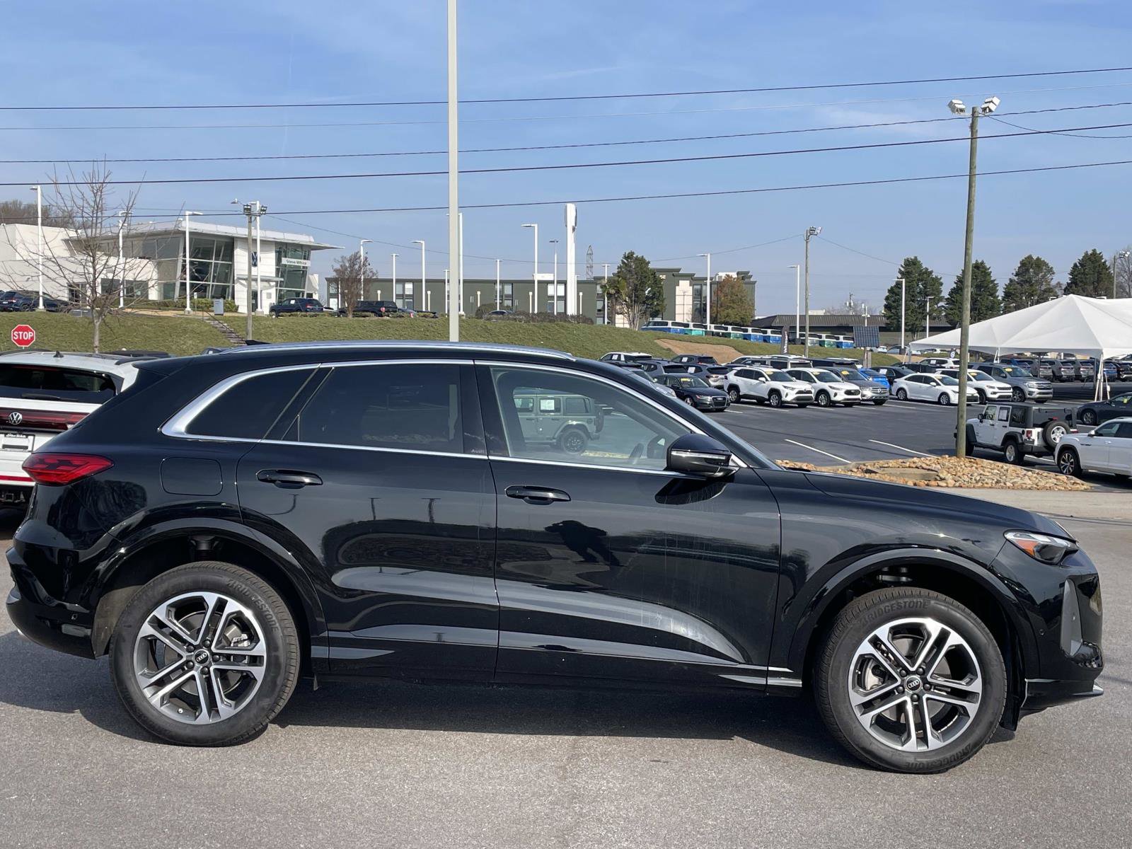 Used 2025 Audi Q5 Premium w/ Convenience Package image 8