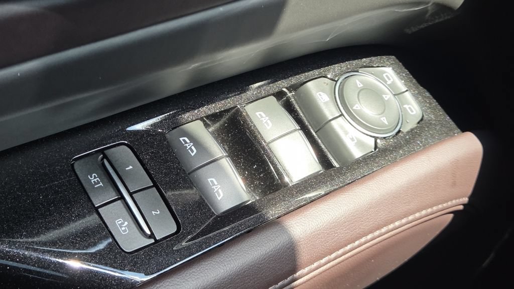 Used 2021 Cadillac Escalade Sport Platinum AWD/4WD image 26