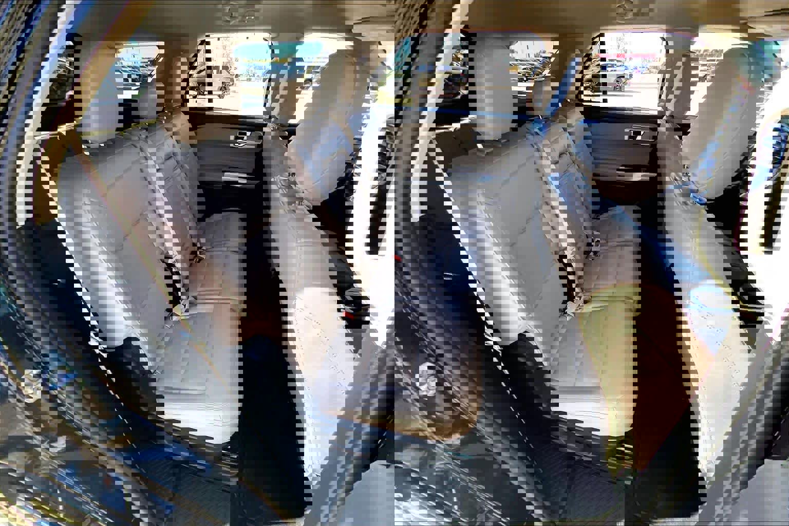 Used 2023 Ford Explorer Limited image 19