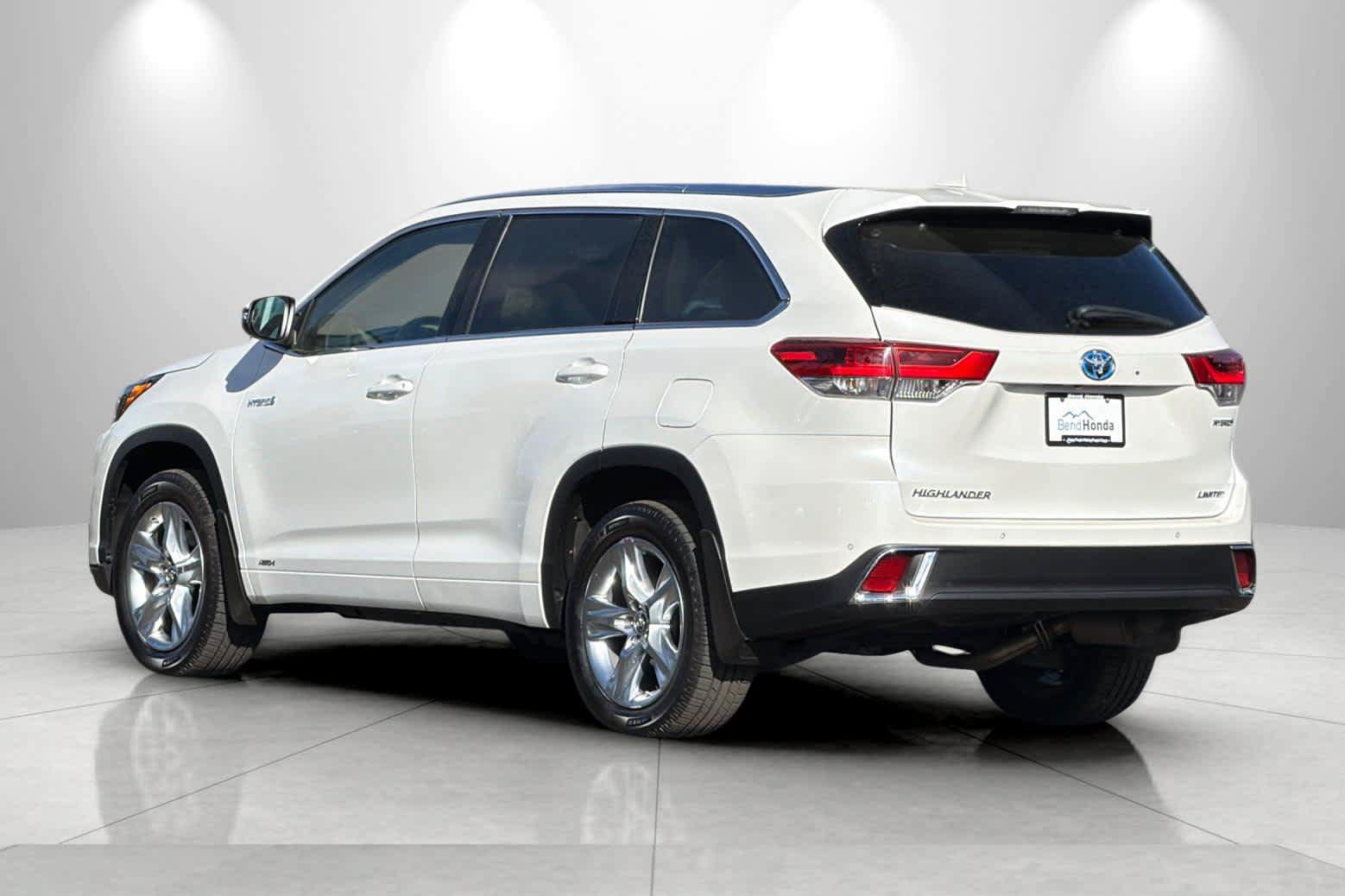 Used 2017 Toyota Highlander Limited AWD/4WD image 6