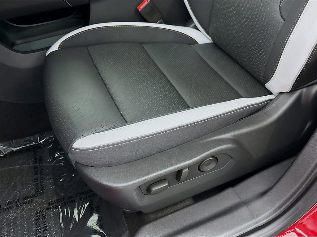 Used 2025 Buick Envision Sport Touring image 21