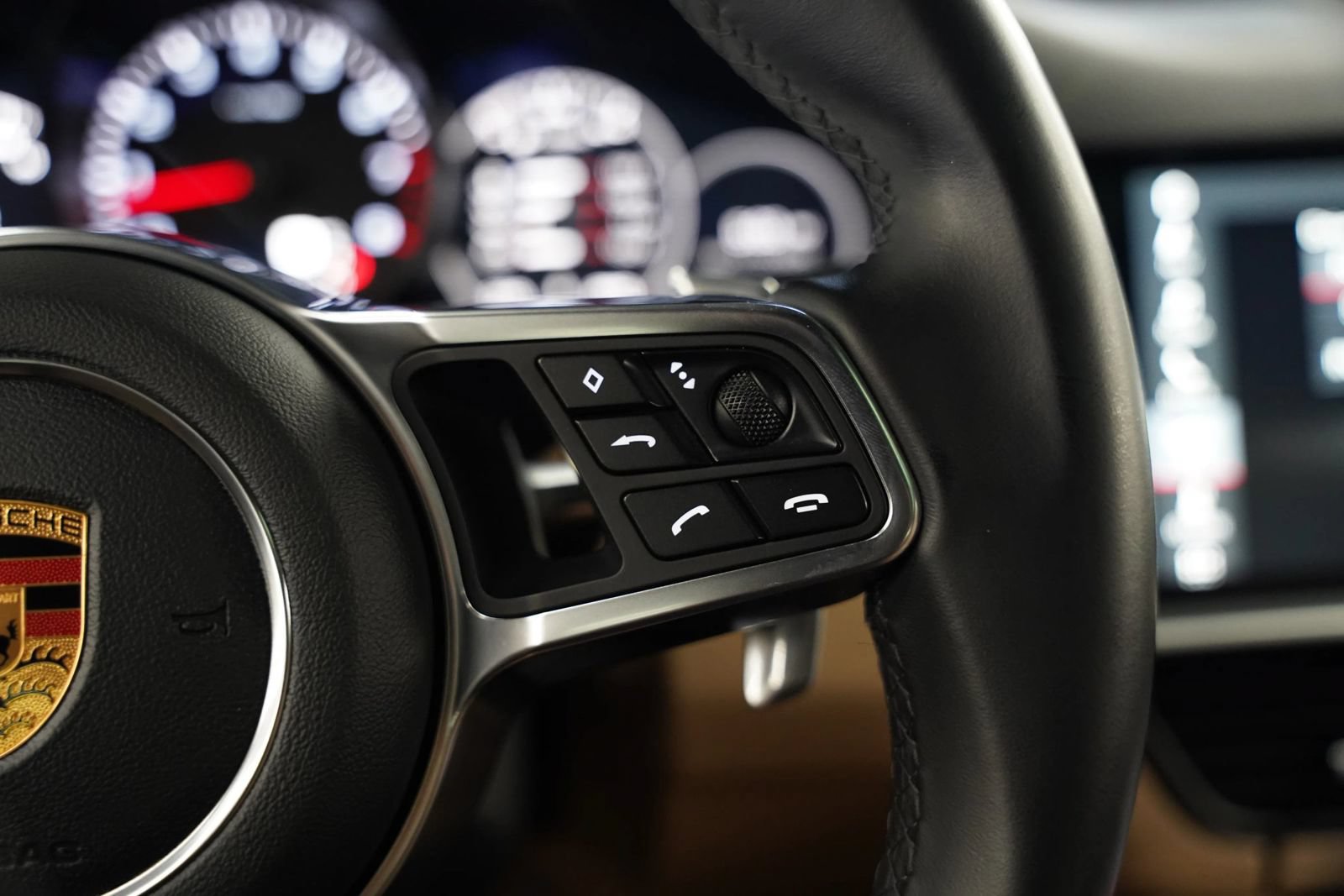 Used 2019 Porsche Cayenne AWD/4WD image 40