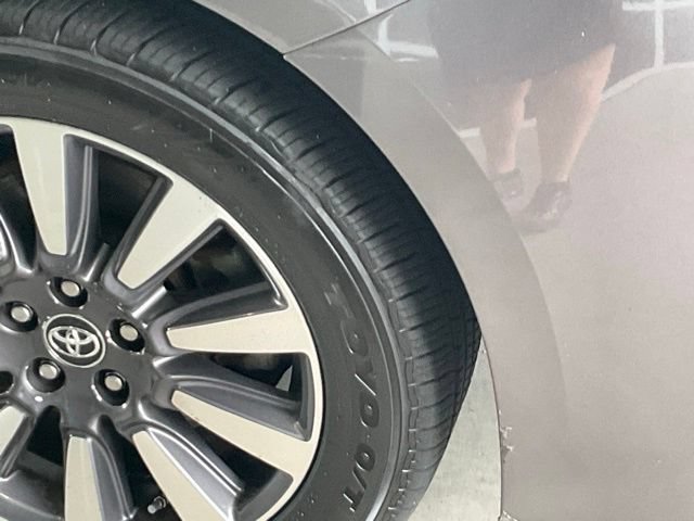 Used 2020 Toyota Sienna Limited Premium FWD image 29