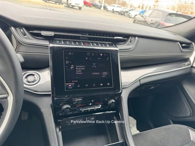 Used 2023 Jeep Grand Cherokee Altitude image 23