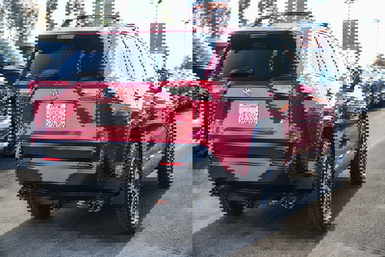 Used 2021 Toyota RAV4 SE w/ Weather & Moonroof Package image 4