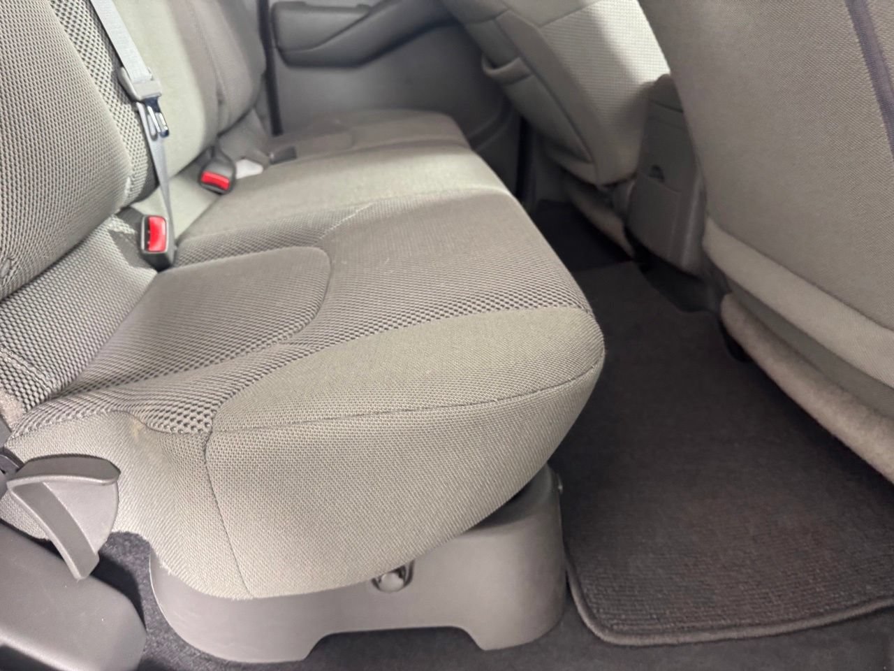 Used 2021 Nissan Frontier SV w/ Midnight Edition Floor Mats AWD/4WD image 30