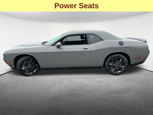 Used 2023 Dodge Challenger SXT w/ Blacktop Package image 6