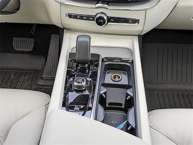 New 2025 Volvo XC60 T8 Plus w/ Climate Package image 20