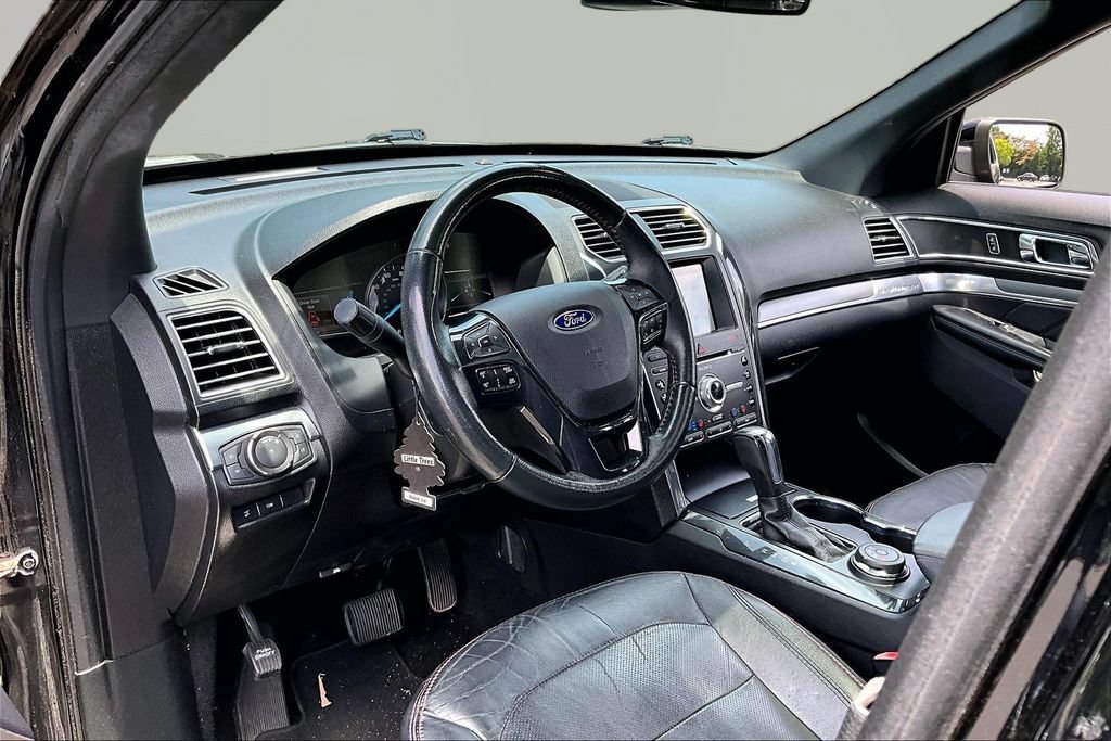 Used 2018 Ford Explorer Sport w/ Equipment Group 401A AWD/4WD image 12