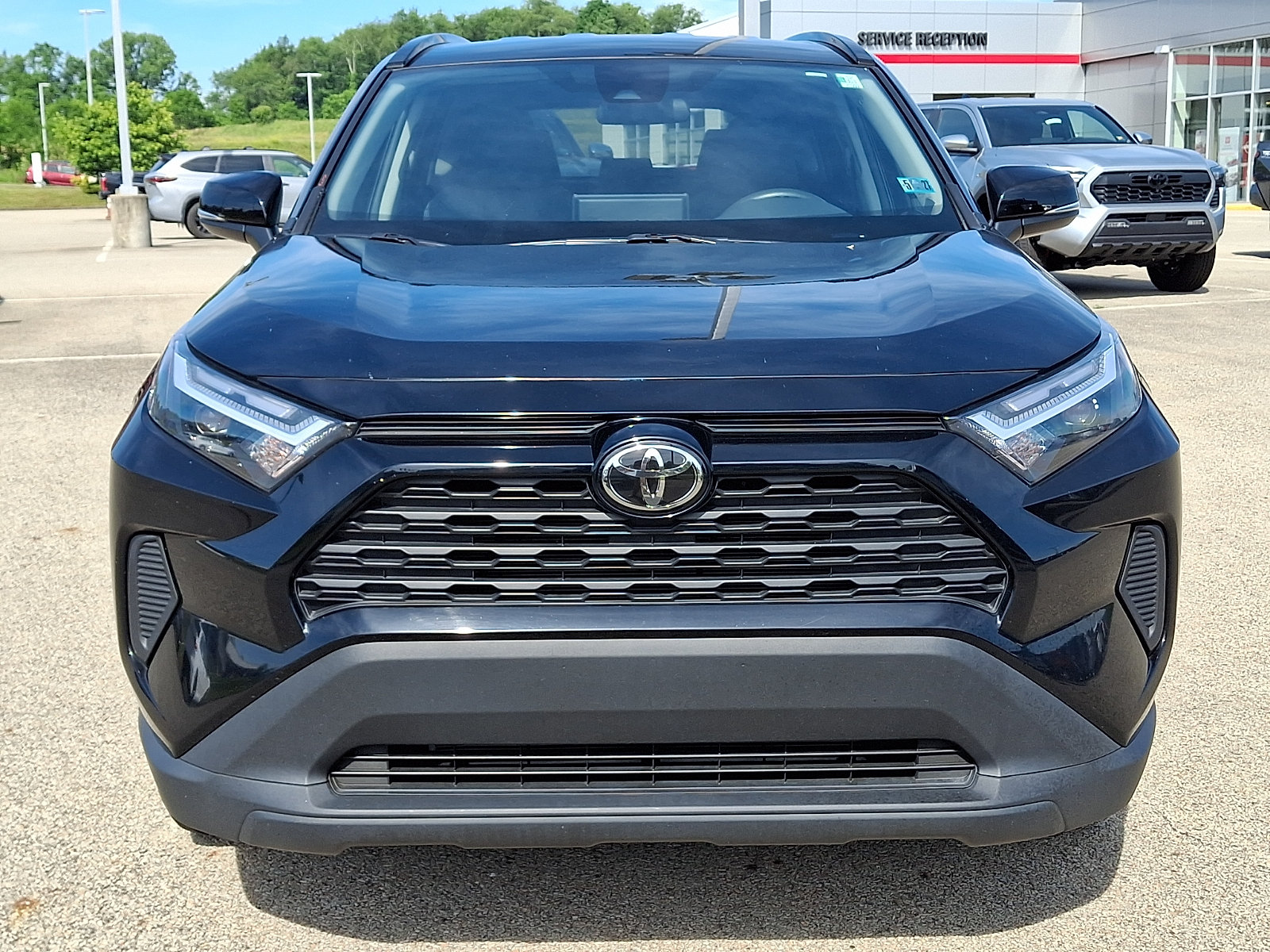 Used 2025 Toyota RAV4 XLE AWD/4WD image 2