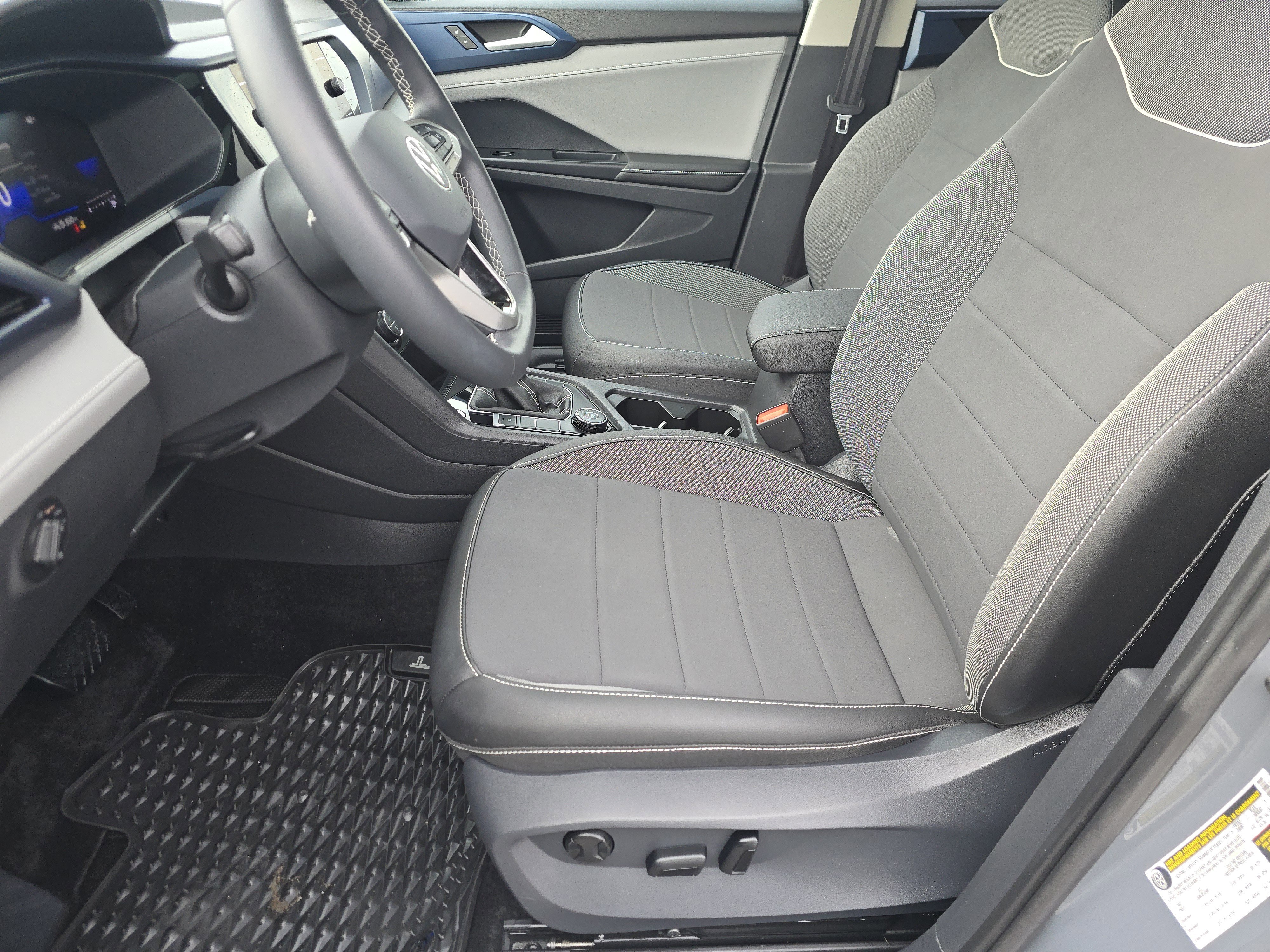 Certified 2024 Volkswagen Taos SE w/ Panoramic Sunroof Package AWD/4WD image 18