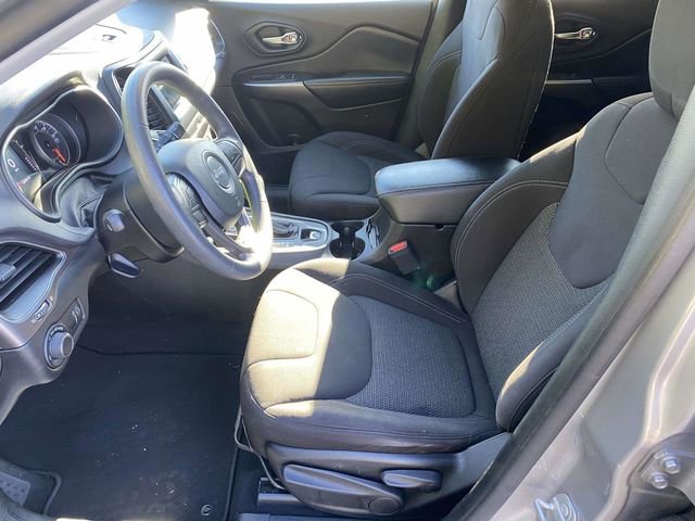 Used 2020 Jeep Cherokee Latitude image 16