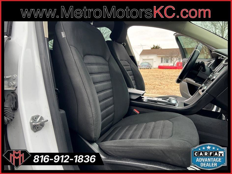 Used 2017 Ford Fusion SE image 26