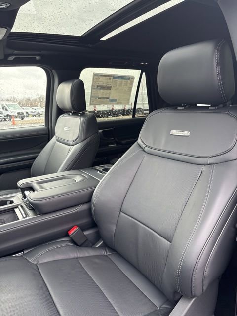 New 2025 Ford Expedition Platinum w/ Stealth Performance Package image 33