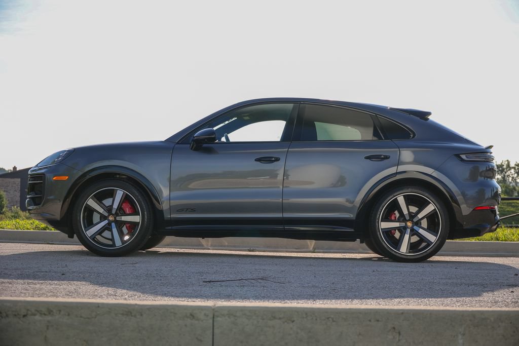 Certified 2025 Porsche Cayenne GTS AWD/4WD image 2