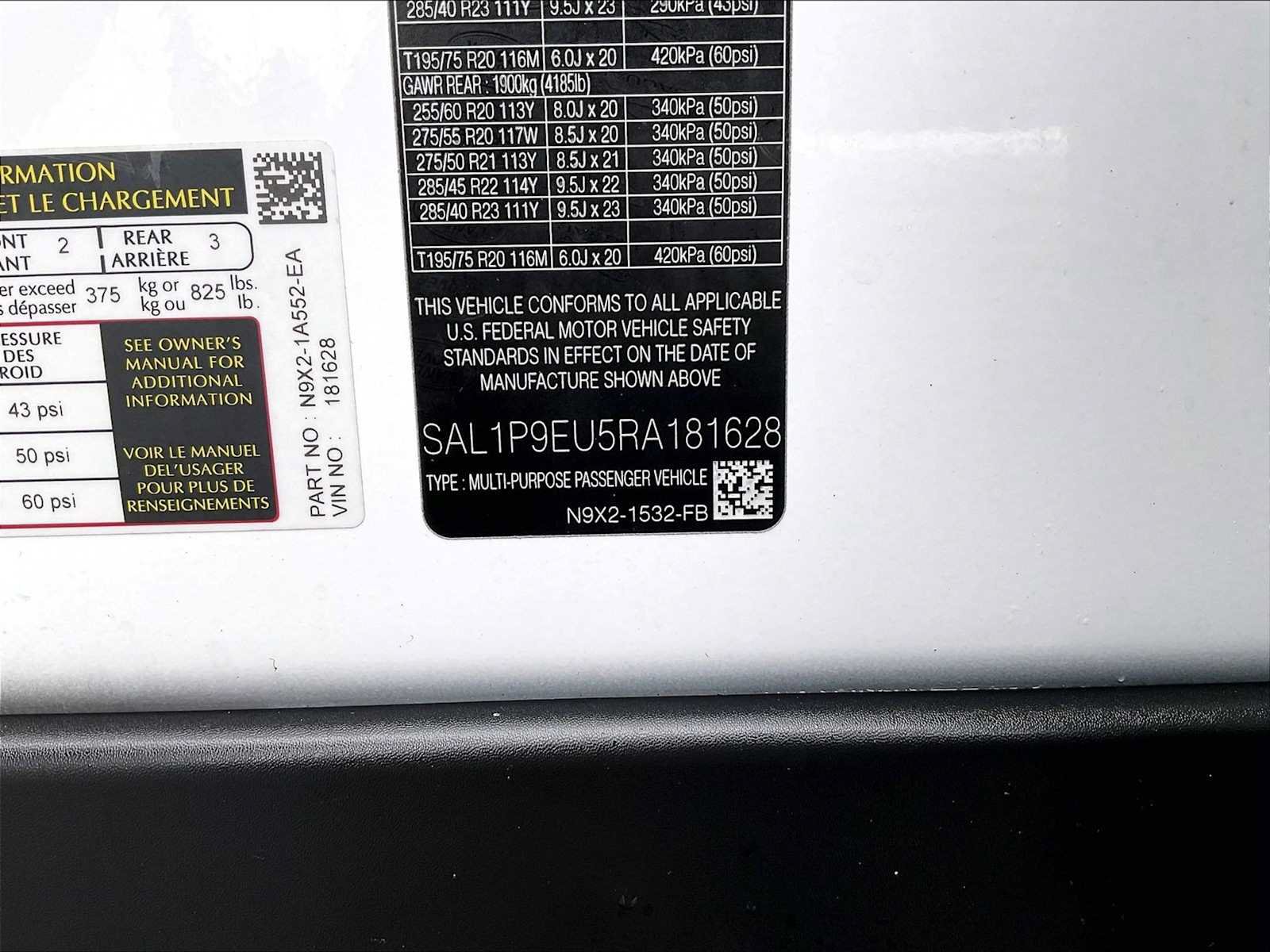 Used 2024 Land Rover Range Rover Sport SE AWD/4WD image 36