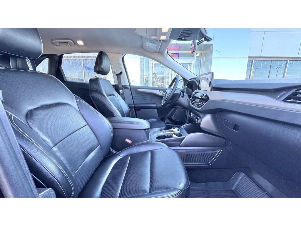 Used 2022 Ford Escape SEL w/ Technology Package AWD/4WD image 10