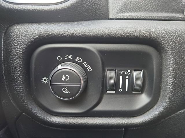 Used 2025 RAM 1500 Laramie AWD/4WD image 10