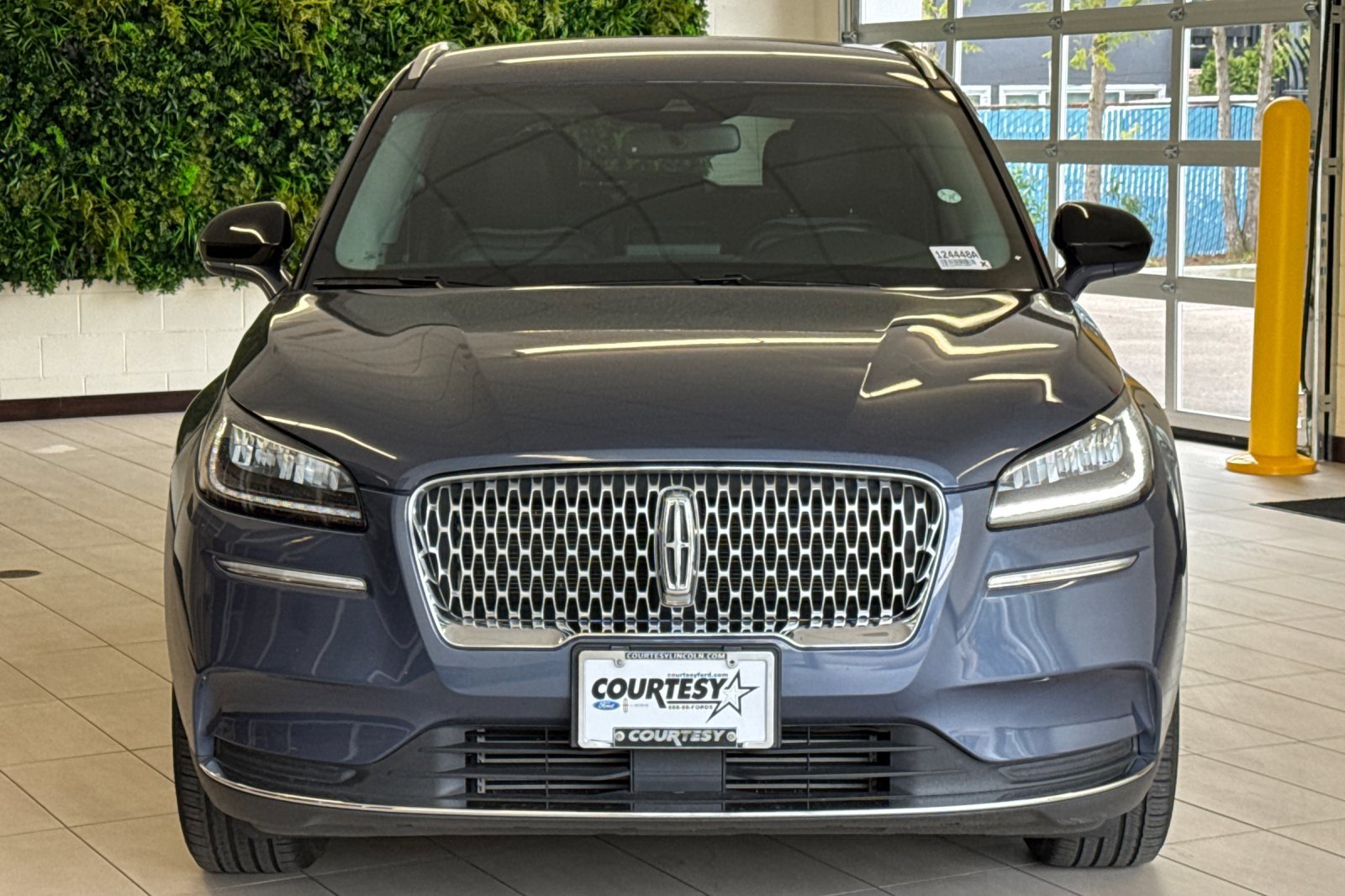 Certified 2022 Lincoln Corsair FWD image 9