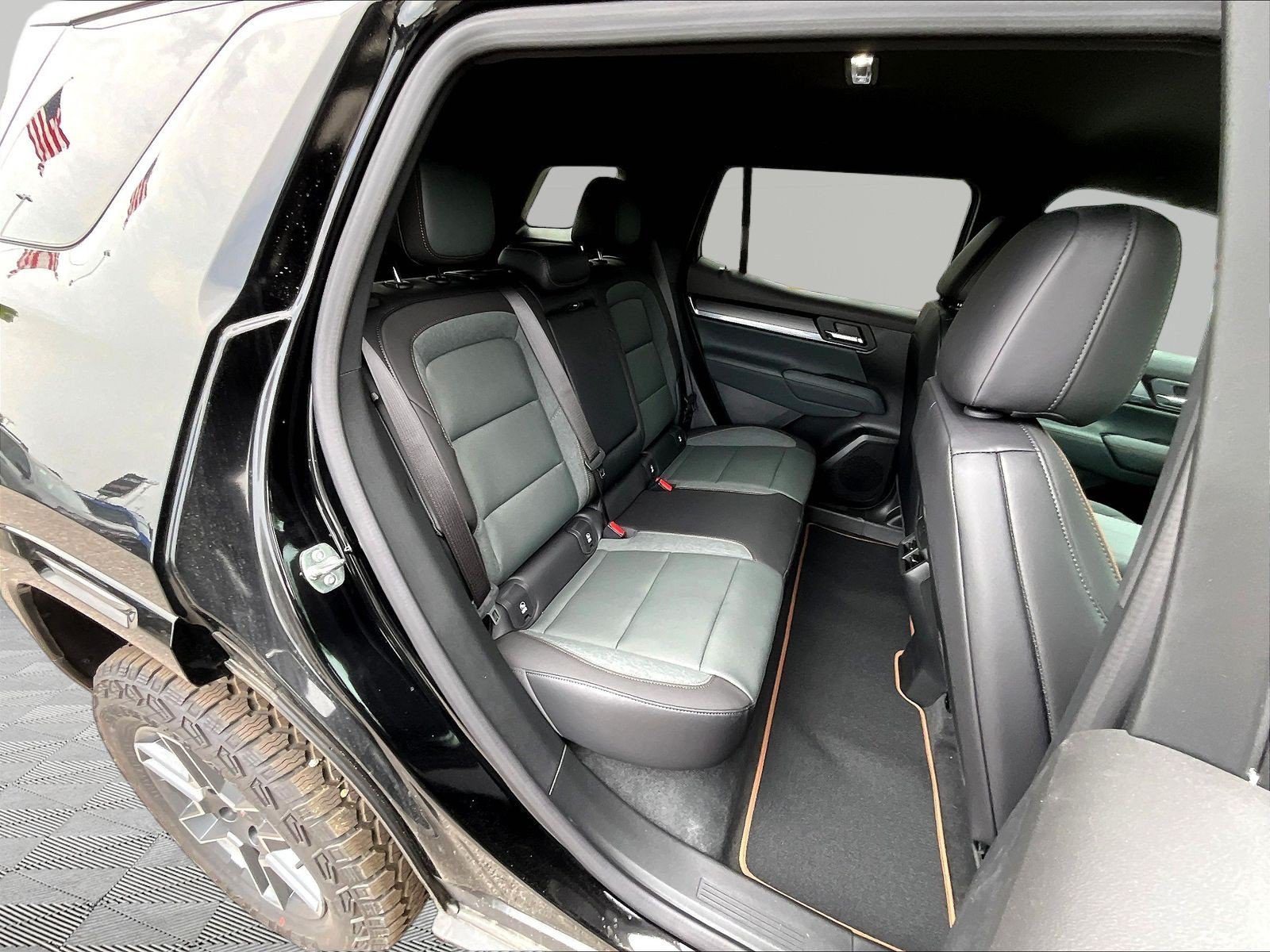 New 2026 GMC Terrain AT4 w/ Technology Package II AWD/4WD image 11