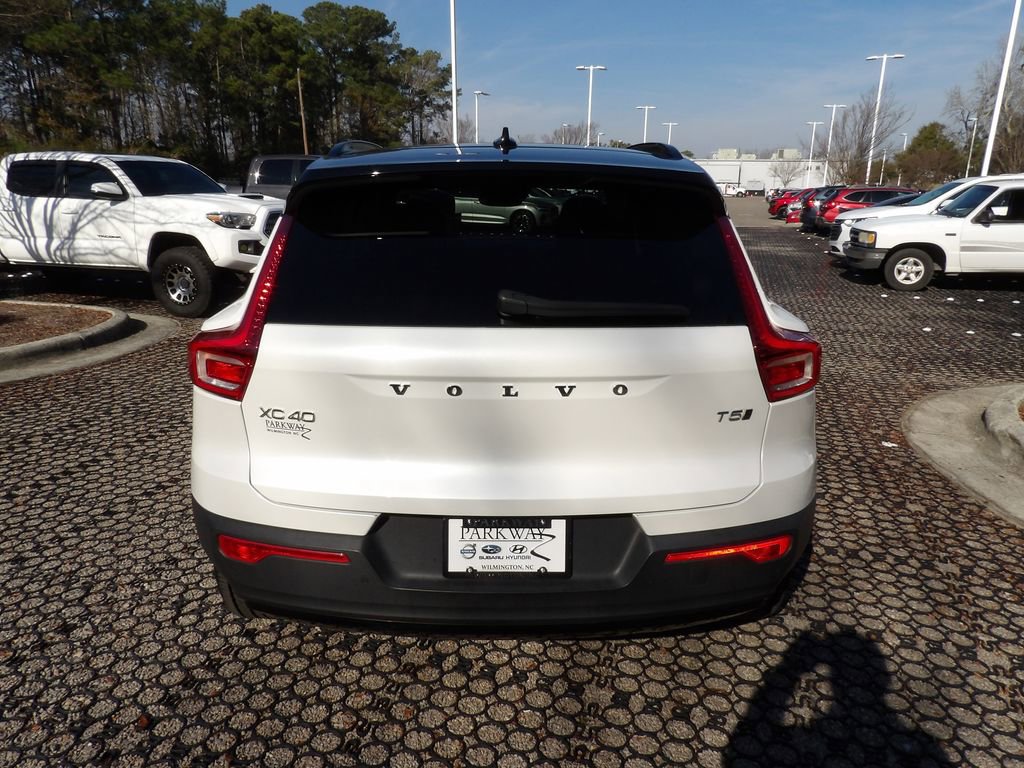 Used 2021 Volvo XC40 T5 R-Design w/ Protection Package Premier image 6