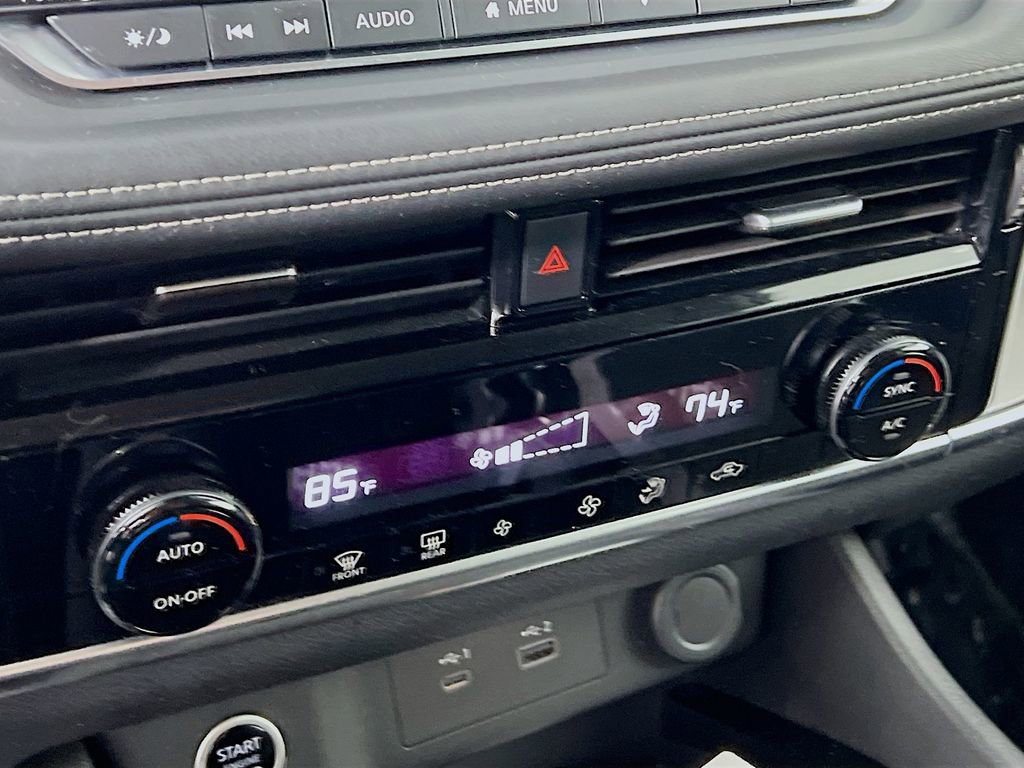 Used 2022 Nissan Rogue SV AWD/4WD image 15