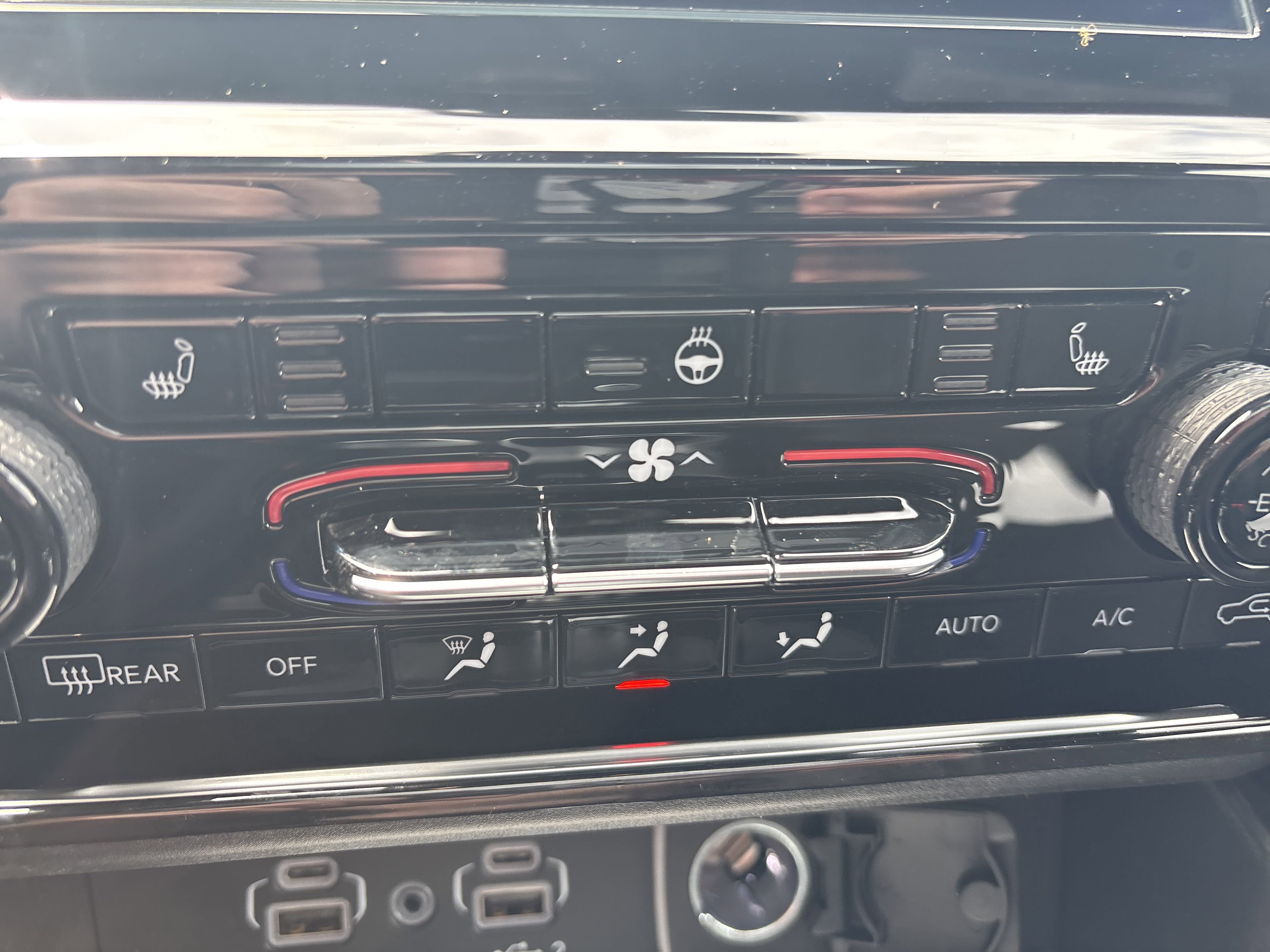 New 2025 Jeep Grand Cherokee L Altitude image 28