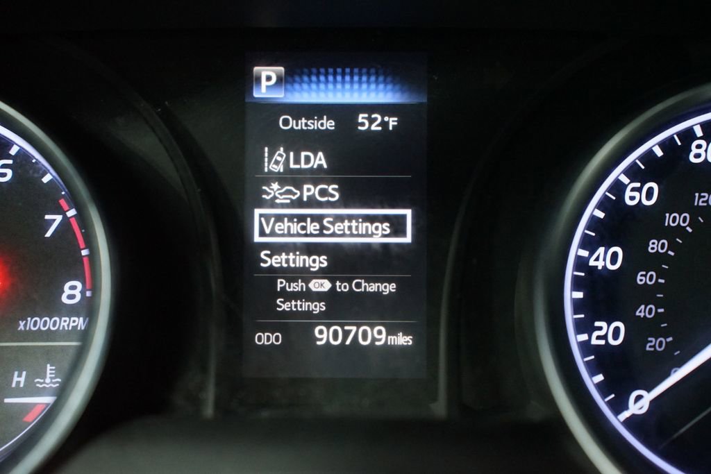 Used 2018 Toyota Camry SE image 17