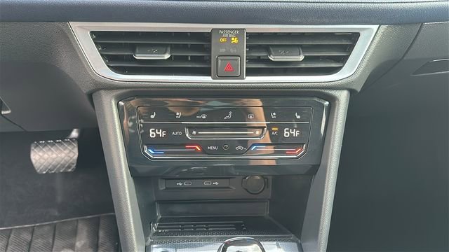 Used 2025 Volkswagen Taos SEL image 13