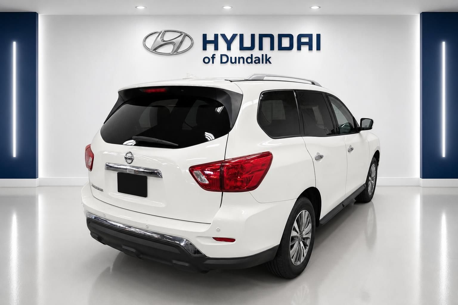 Used 2019 Nissan Pathfinder S FWD image 4