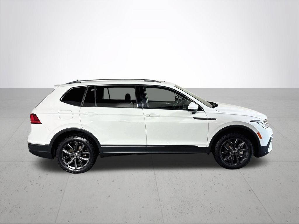 Certified 2022 Volkswagen Tiguan SE w/ Panoramic Sunroof Package AWD/4WD image 6