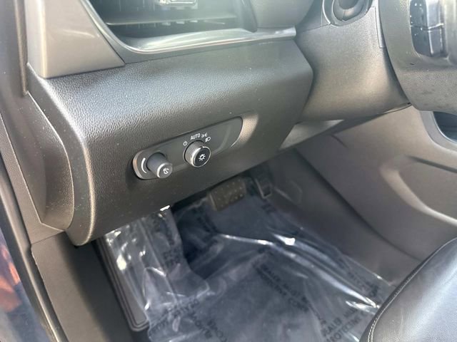 Used 2023 Chevrolet Traverse LT image 25