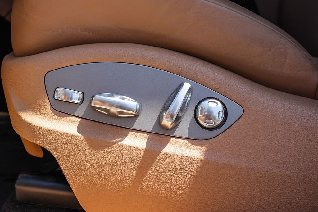 Used 2024 Porsche Macan AWD/4WD image 20