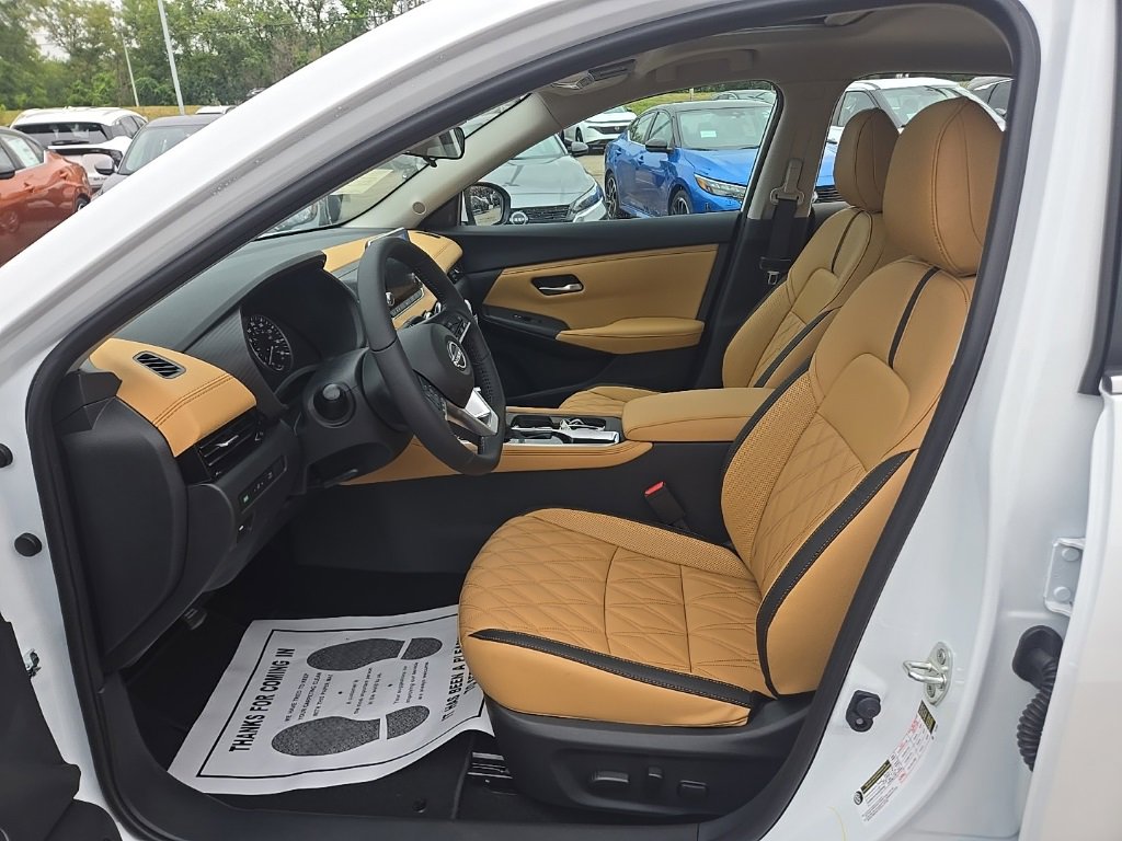 New 2025 Nissan Sentra SV w/ SV Premium Package image 9