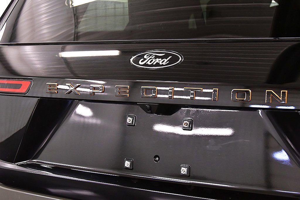 Used 2025 Ford Expedition Tremor image 11